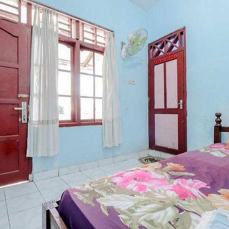 Losmen Parikesit Bantul Exterior photo