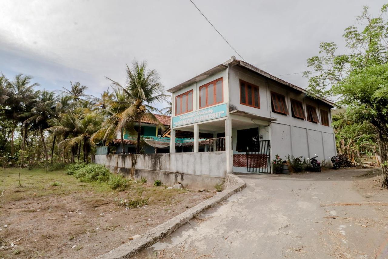 Losmen Parikesit Bantul Exterior photo